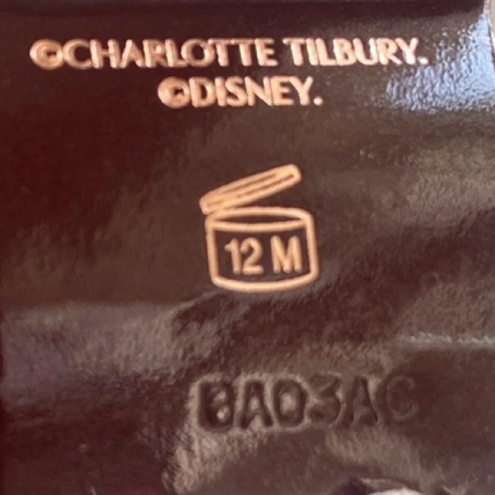 Charlotte Tilbury x‎ Disney Beauty Light Wand Highlighter in Spotlight- NIB